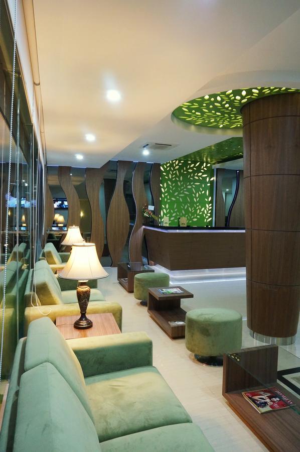 โรงแรมกรีน อีเดน มานาโด ภายนอก รูปภาพ